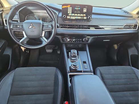 Used 2024 Mitsubishi Outlander SE image 12