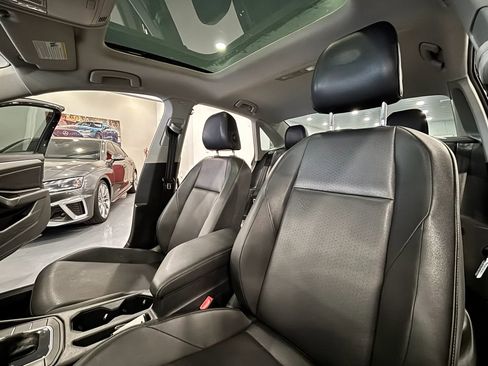Used 2019 Volkswagen Jetta R-Line FWD image 10