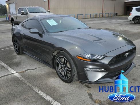 Used 2020 Ford Mustang Premium image 7
