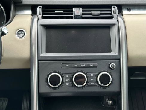 Used 2020 Land Rover Discovery Landmark AWD/4WD image 21