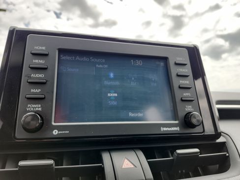 Used 2020 Toyota RAV4 LE w/ All Weather Liner Package AWD/4WD image 18