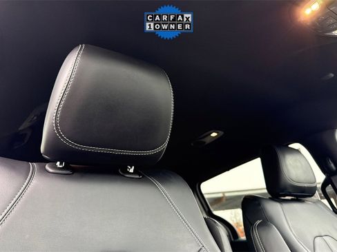 Used 2025 Chrysler Voyager LX image 22