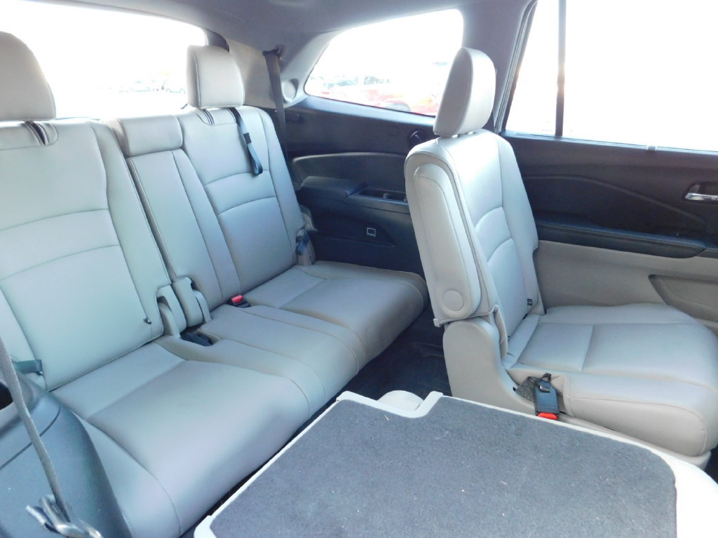 Used 2019 Honda Pilot Touring image 5