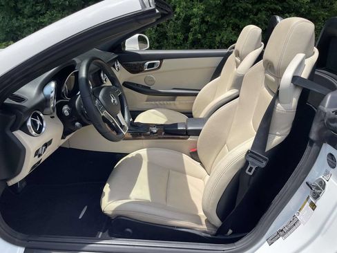 Used 2015 Mercedes-Benz SLK 250 image 19