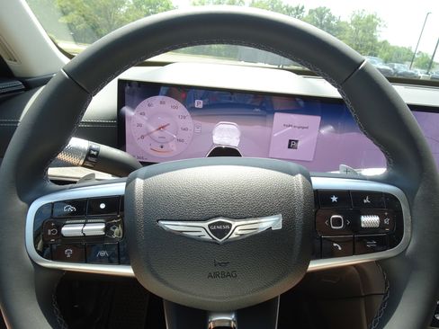 New 2025 Genesis GV80 2.5T Advanced image 17