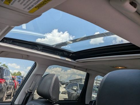 Used 2017 Subaru Forester 2.5i Touring AWD/4WD image 14
