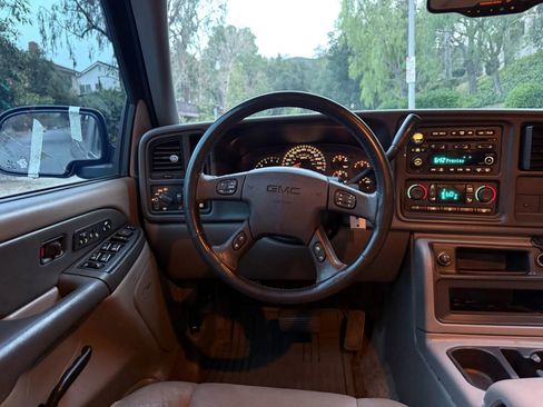 Used 2003 GMC Yukon SLT w/ 1SD Preferred Equipment Group image 24