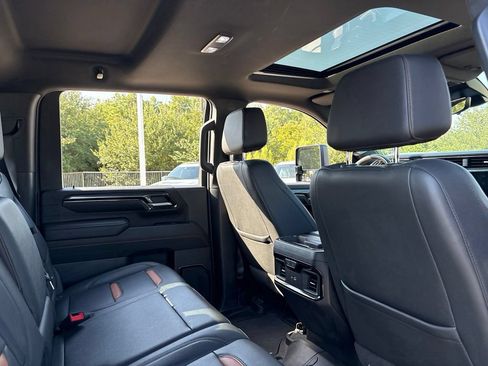 Used 2024 GMC Sierra 2500 AT4 w/ AT4 Premium Plus Package AWD/4WD image 12