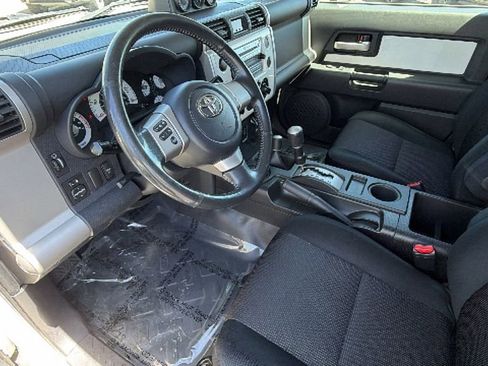Used 2010 Toyota FJ Cruiser 4WD image 10