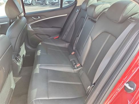 Used 2023 Genesis G70 2.0T image 13