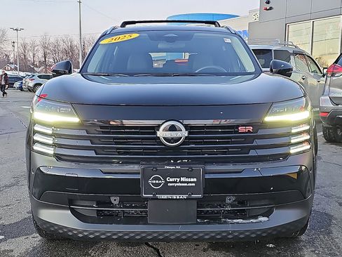 Certified 2025 Nissan Kicks SR image 2