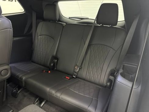 Used 2023 Buick Enclave Avenir AWD/4WD image 31