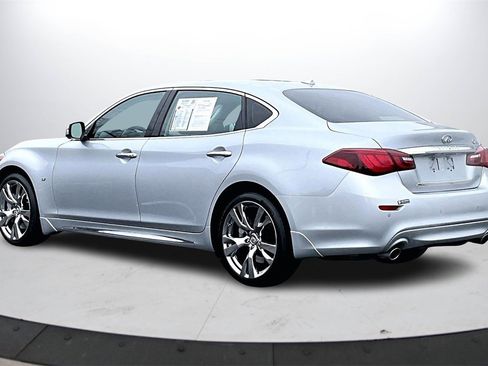 Used 2018 INFINITI Q70 L 3.7 image 6