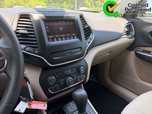 Certified 2019 Jeep Cherokee Latitude w/ Popular Appearance Group FWD image 53