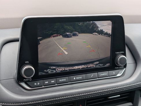 Used 2023 Nissan Rogue S FWD image 26