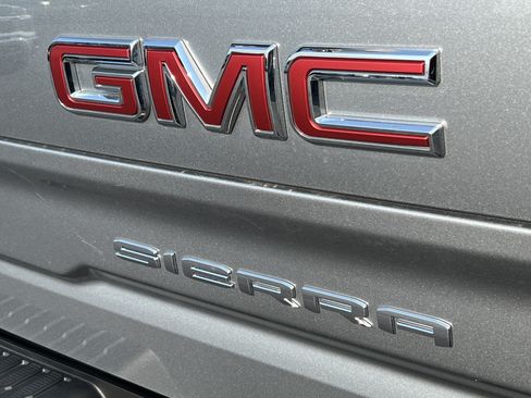 Used 2025 GMC Sierra 1500 AT4 w/ AT4 Premium Package AWD/4WD image 8