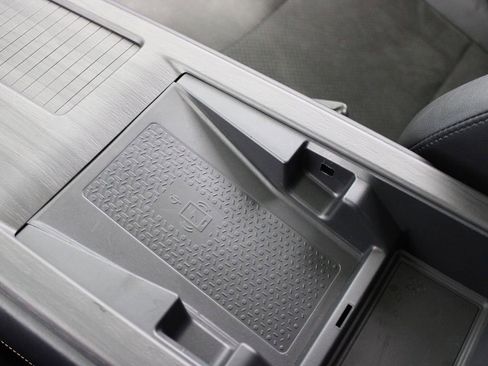 Used 2023 Nissan Ariya FWD image 16