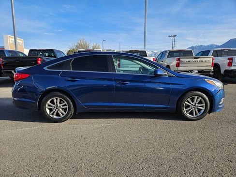 Used 2017 Hyundai Sonata SE image 2