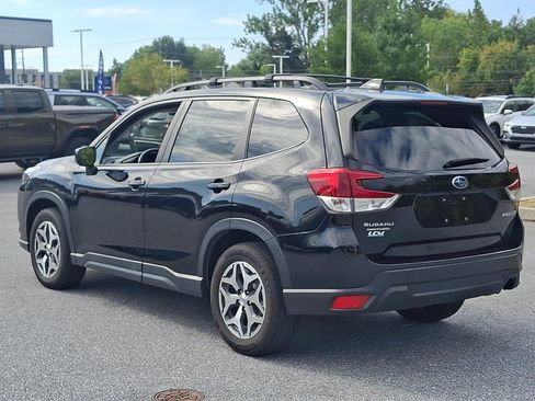 Certified 2023 Subaru Forester Premium AWD/4WD image 6