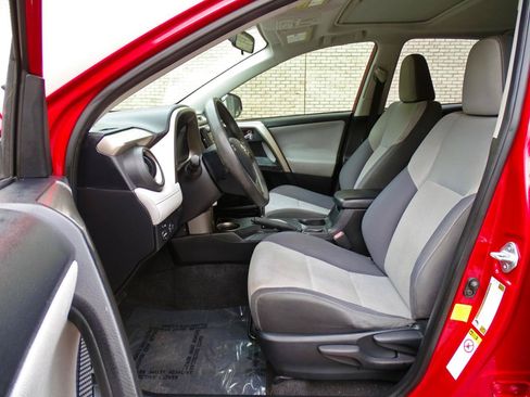 Used 2014 Toyota RAV4 XLE FWD image 10