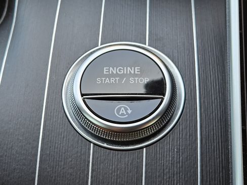 Certified 2023 Mercedes-Benz C 300 Sedan image 33