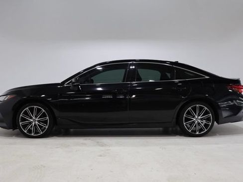 Used 2019 Toyota Avalon Touring w/ Advanced Safety Package FWD image 4