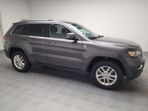 Used 2017 Jeep Grand Cherokee Laredo w/ Quick Order Package 23E AWD/4WD image 11