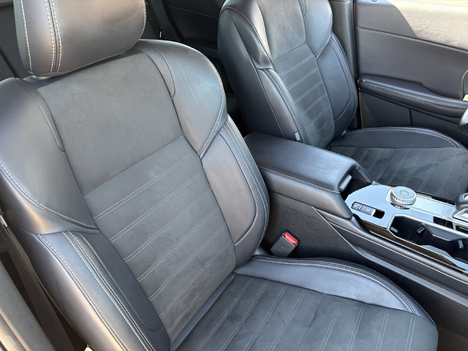 Used 2025 Mitsubishi Outlander SE FWD image 9