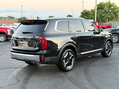 Used 2025 Kia Telluride S AWD/4WD image 4