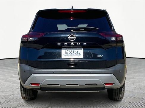 Used 2023 Nissan Rogue SV image 4