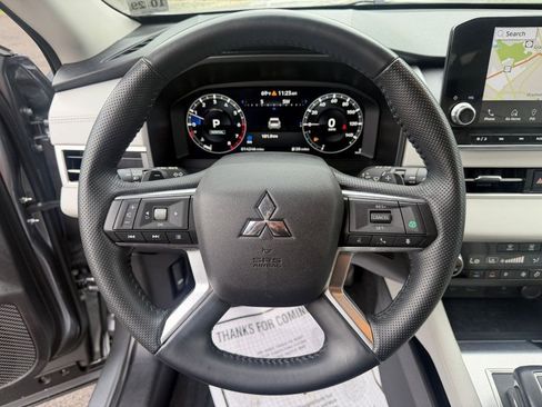 Used 2024 Mitsubishi Outlander SEL AWD/4WD image 13