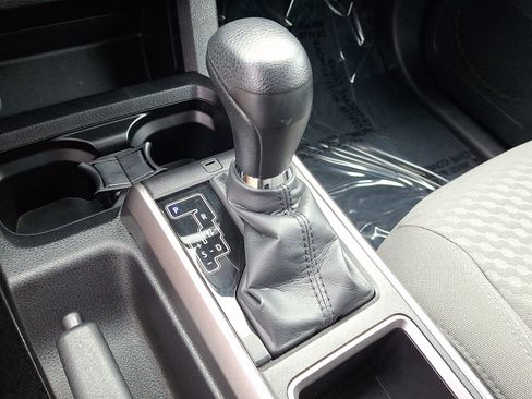 Used 2023 Toyota Tacoma SR5 AWD/4WD image 14