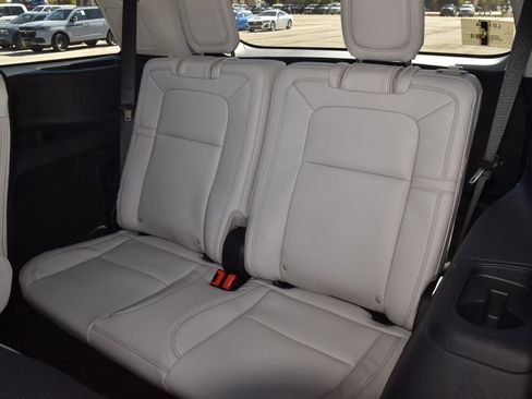 New 2026 Lincoln Aviator Reserve w/ Luxury Package image 15