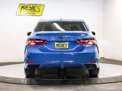 Used 2024 Toyota Camry SE FWD image 3