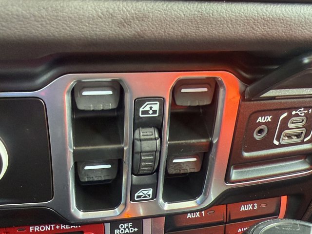 Used 2025 Jeep Gladiator Rubicon AWD/4WD image 20
