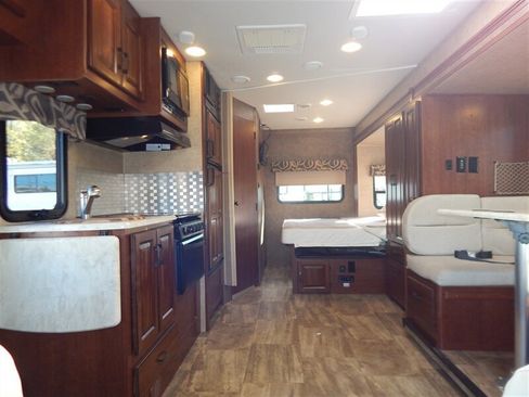 Used 2015 Mercedes-Benz Sprinter 3500 image 33