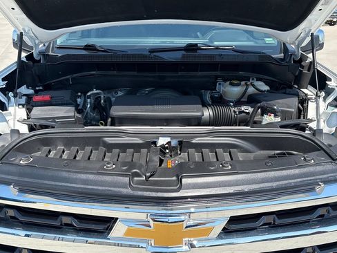 Used 2023 Chevrolet Silverado 1500 LT w/ Z71 Off-Road Package AWD/4WD image 18