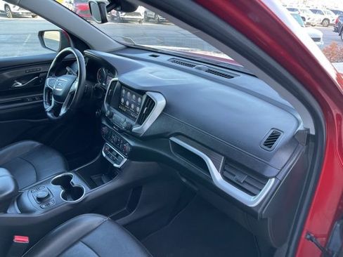 Used 2022 GMC Terrain SLT w/ Elevation Edition image 19