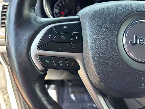 Used 2019 Jeep Grand Cherokee Altitude AWD/4WD image 19