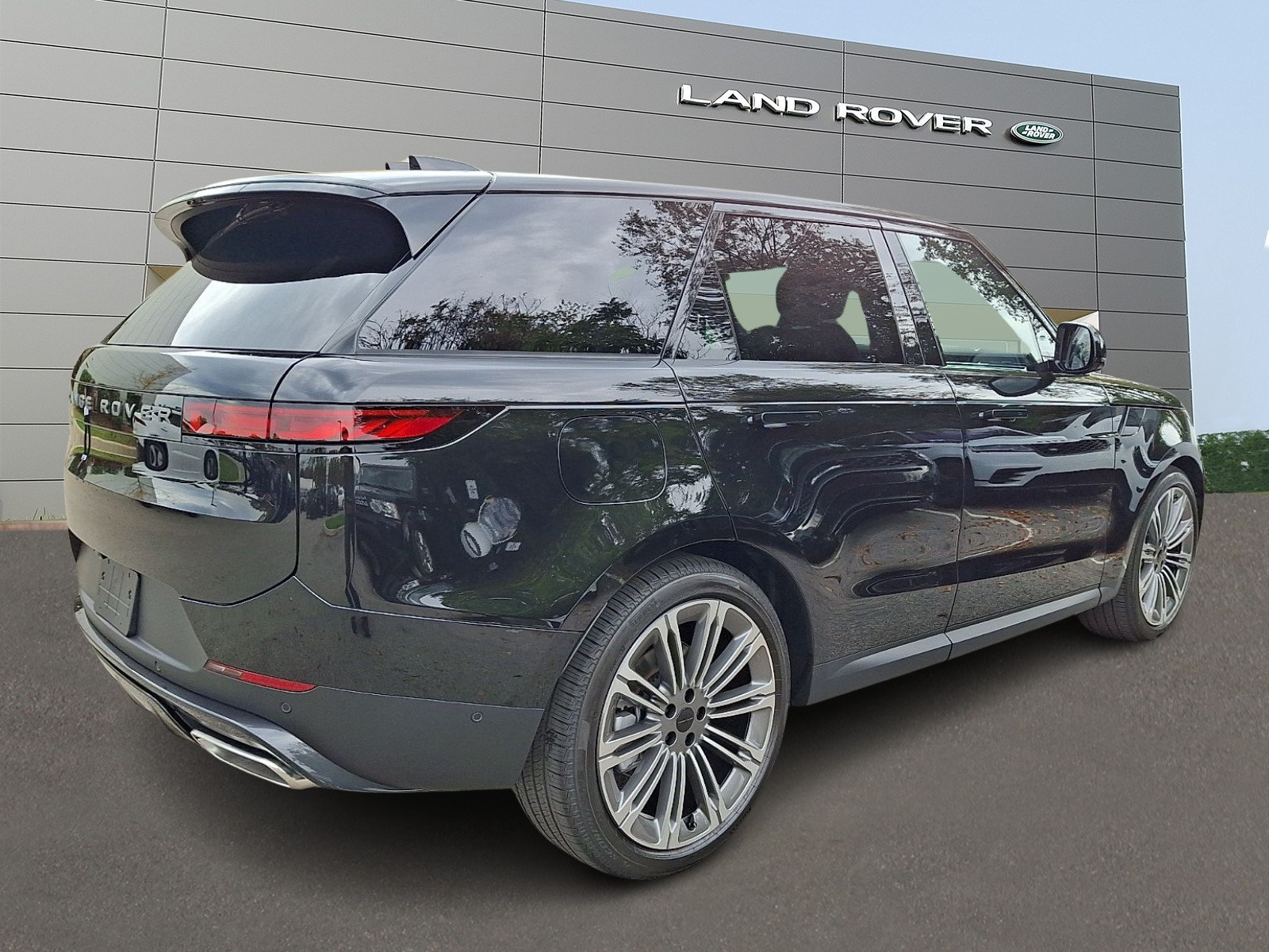 New 2027 Land Rover Range Rover Sport SE AWD/4WD image 2