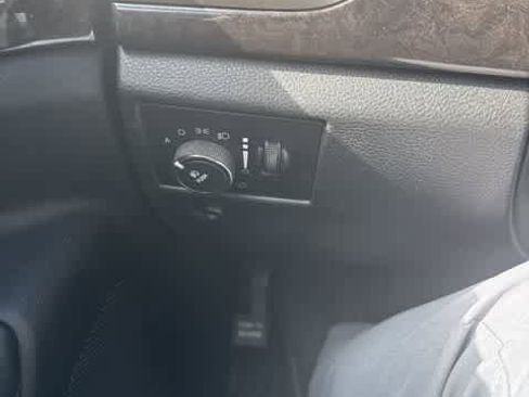 Used 2012 Jeep Grand Cherokee Laredo w/ Laredo E Group image 17