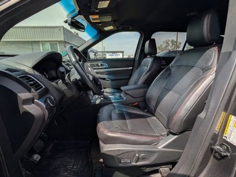 Used 2018 Ford Explorer Sport AWD/4WD image 3