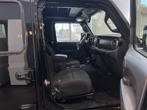 Used 2023 Jeep Wrangler Unlimited w/ Sun & Screen Package AWD/4WD image 44