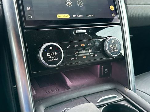 Used 2023 Land Rover Discovery S R-Dynamic image 17