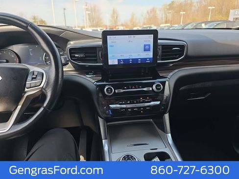 Used 2023 Ford Explorer Limited image 30