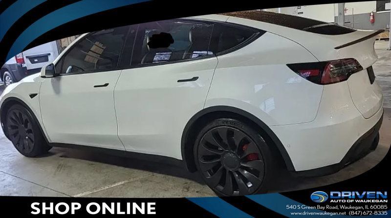 Used 2022 Tesla Model Y Performance AWD/4WD image 1