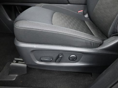 Used 2025 Nissan Pathfinder SV FWD image 10