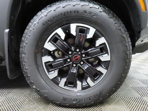 Used 2023 Nissan Frontier PRO-4X image 8
