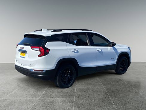 Used 2024 GMC Terrain AT4 AWD/4WD image 5