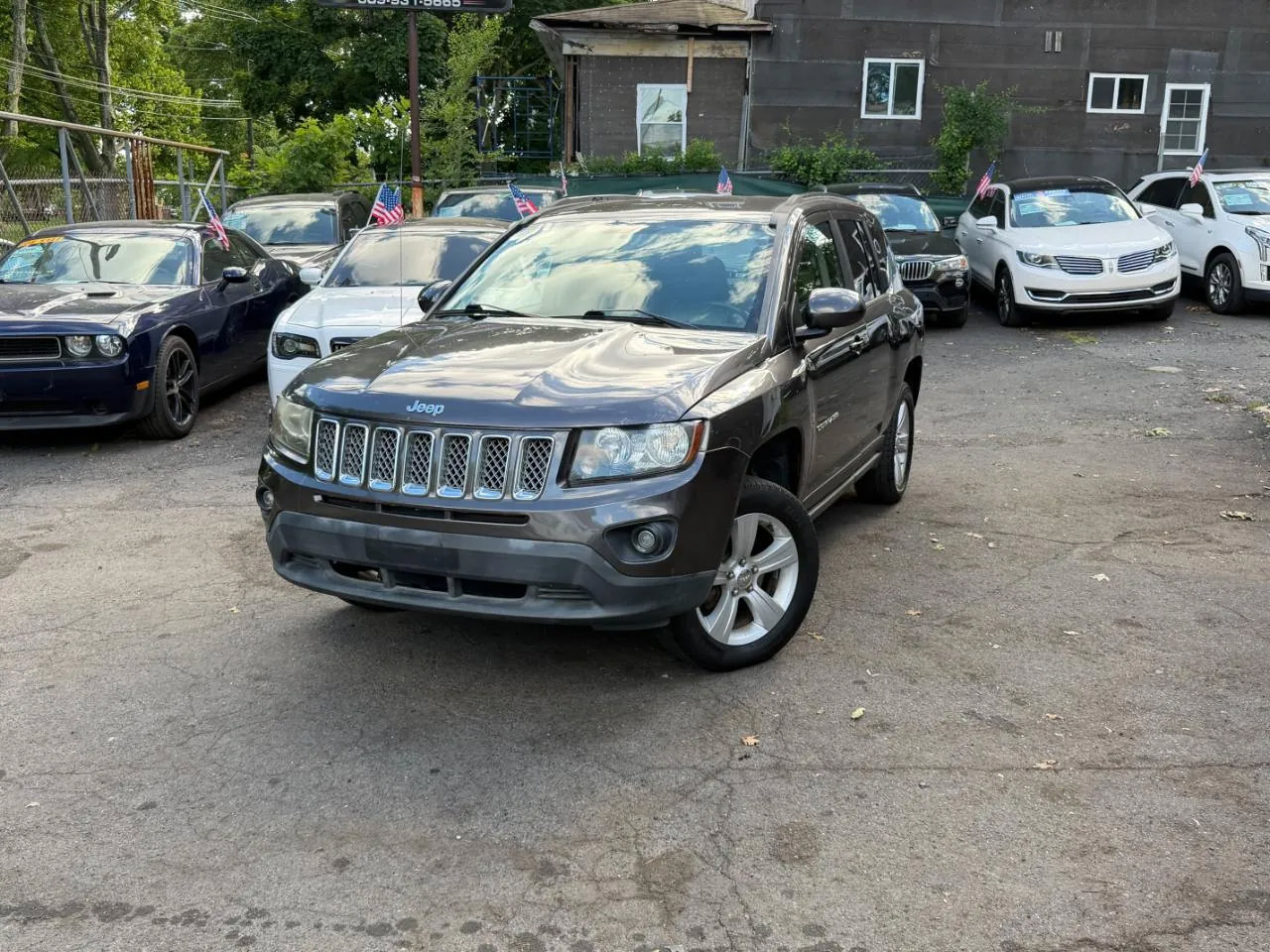 Used 2014 Jeep Compass Latitude AWD/4WD image 3